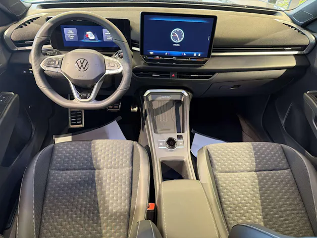 VW T-Roc 1.5 eTSi mHEV R-Line DSG-Automat