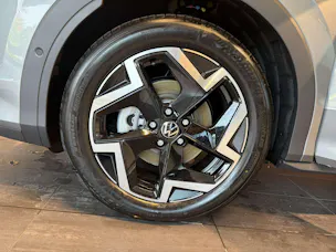 VW T-Roc 1.5 eTSi mHEV R-Line DSG-Automat
