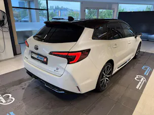 Toyota Corolla Touring Sports 2.0 HSD GR Sport e-CVT Automat