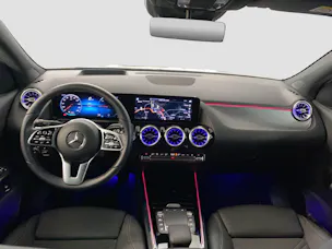 MERCEDES-BENZ EQA 300 Swiss Star 4MATIC