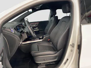 MERCEDES-BENZ EQA 300 Swiss Star 4MATIC