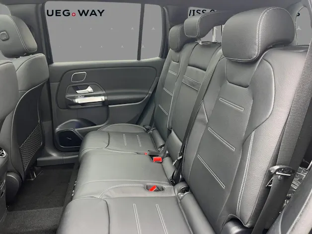 MERCEDES-BENZ GLB 34 4M - AMG / DISTRONIC / 360 Grad Kamera / Leder / 7 Sitze