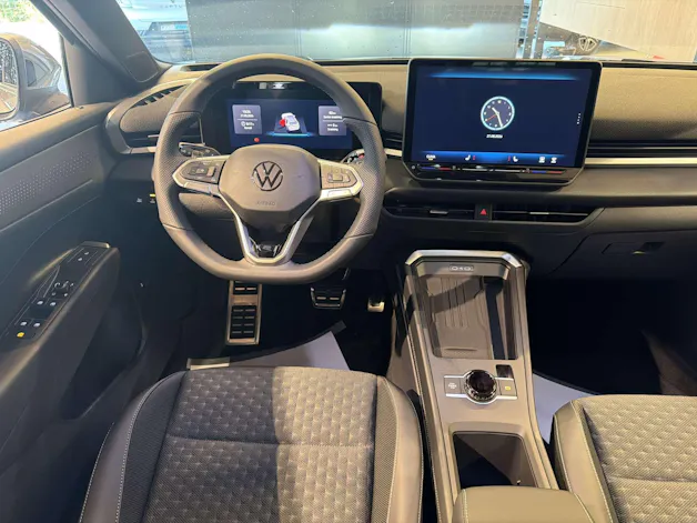 VW T-Roc 1.5 eTSi mHEV R-Line DSG-Automat