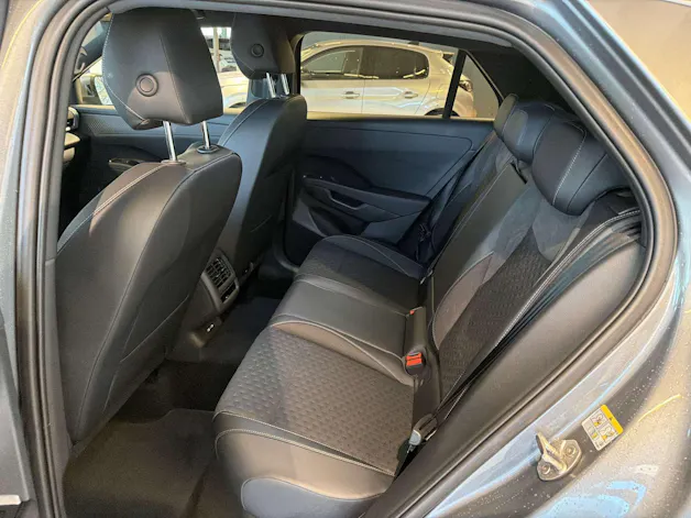 VW T-Roc 1.5 eTSi mHEV R-Line DSG-Automat