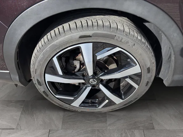 NISSAN Qashqai 1.7 dCi Tekna+ 4x4