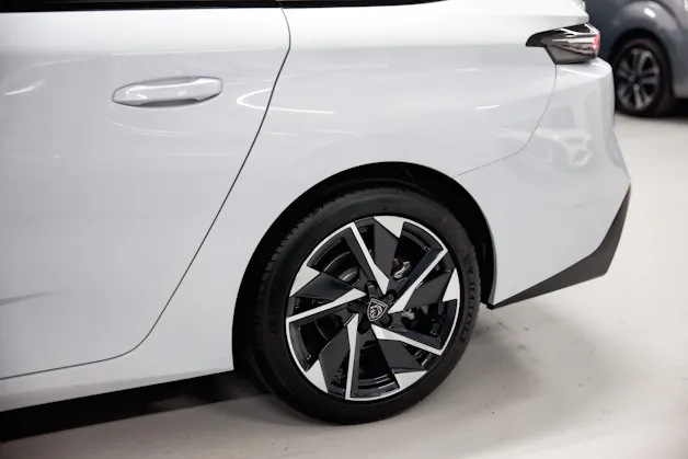 PEUGEOT 308 SW 1.5 BlueHDI Allure EAT8