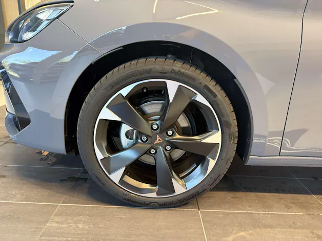 CUPRA LEON ST 1.5 eTSi DSG-Automat