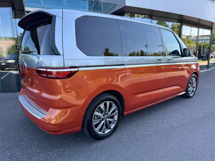 VW Multivan 1.4 eHybrid Life DSG Leder ,AHK 5 Jahre Garantie