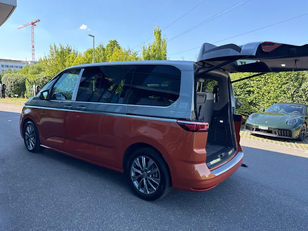 VW Multivan 1.4 eHybrid Life DSG Leder ,AHK 5 Jahre Garantie