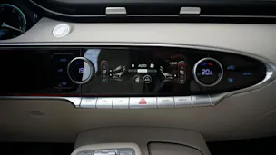 Genesis GV70 2.2 CRDI Luxury AT8