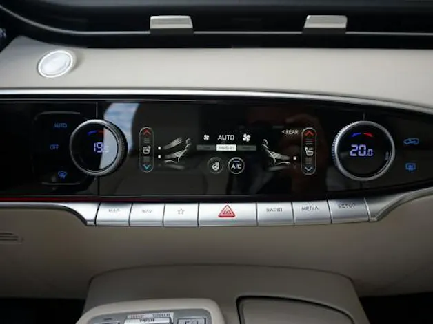 Genesis GV70 2.2 CRDI Luxury AT8