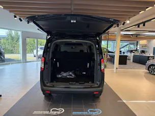 FORD Tourneo Courier 1.0 EcoBoost Titanium Automat