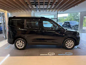 FORD Tourneo Courier 1.0 EcoBoost Titanium Automat