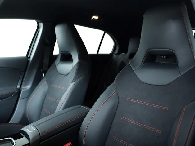 MERCEDES-BENZ A 250 AMG Line 4matic W177