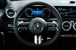 MERCEDES-BENZ A 250 AMG Line 4matic W177