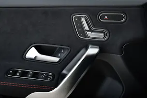 MERCEDES-BENZ A 250 AMG Line 4matic W177