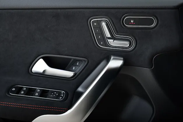 MERCEDES-BENZ A 250 AMG Line 4matic W177