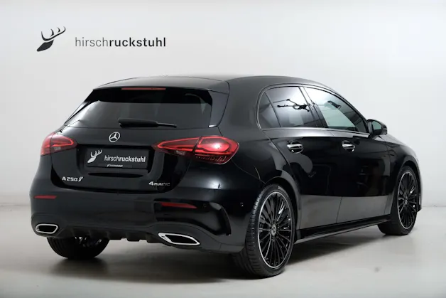 MERCEDES-BENZ A 250 AMG Line 4matic W177