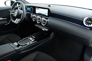 MERCEDES-BENZ A 250 AMG Line 4matic W177