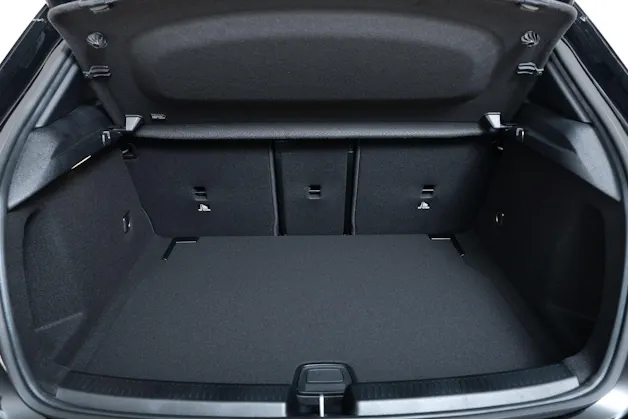 MERCEDES-BENZ A 250 AMG Line 4matic W177