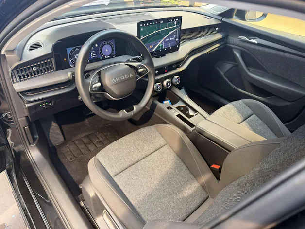 SKODA Superb Combi 1.5 eTSI mHEV Essence DSG-Automat