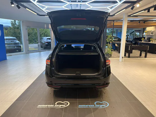 SKODA Superb Combi 1.5 eTSI mHEV Essence DSG-Automat