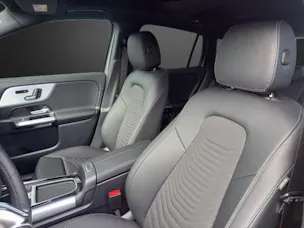 MERCEDES-BENZ GLA 200 Night Star 7G-D