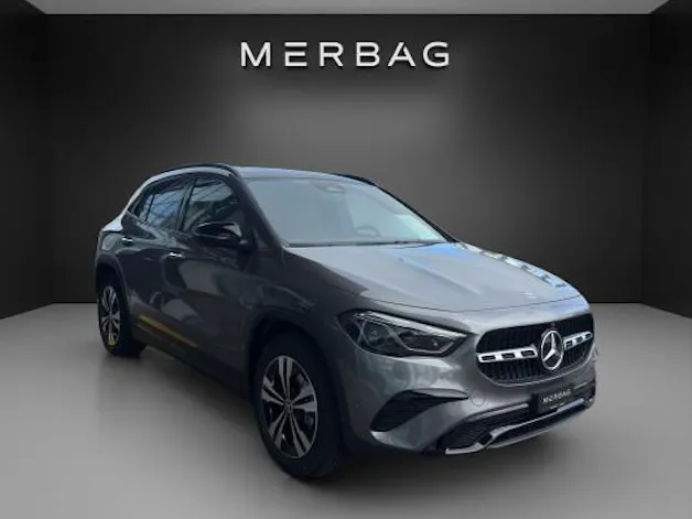 MERCEDES-BENZ GLA 200 Night Star 7G-D