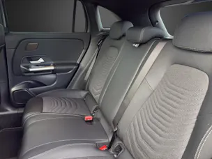 MERCEDES-BENZ GLA 200 Night Star 7G-D