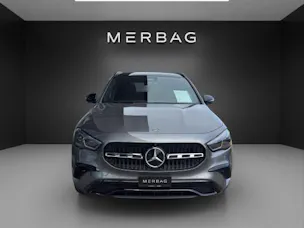 MERCEDES-BENZ GLA 200 Night Star 7G-D