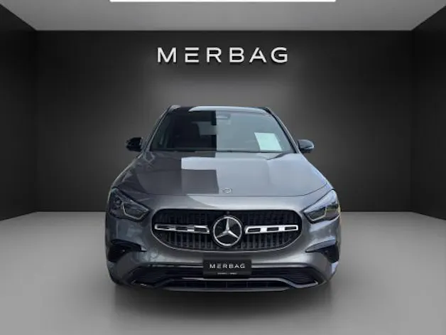 MERCEDES-BENZ GLA 200 Night Star 7G-D