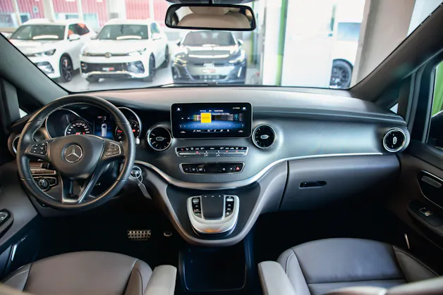 MERCEDES-BENZ V 300 d lang AMG Line Avantgarde 4Matic 9G-Tronic