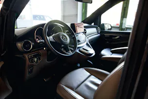 MERCEDES-BENZ V 300 d lang AMG Line Avantgarde 4Matic 9G-Tronic