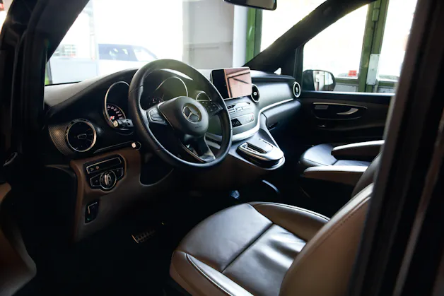 MERCEDES-BENZ V 300 d lang AMG Line Avantgarde 4Matic 9G-Tronic