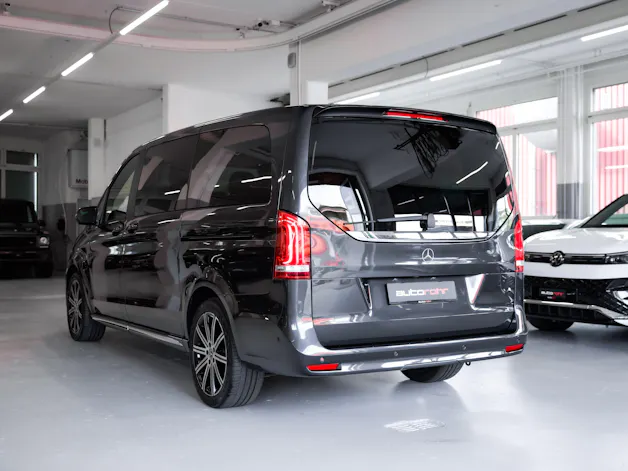 MERCEDES-BENZ V 300 d lang AMG Line Avantgarde 4Matic 9G-Tronic