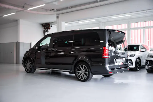 MERCEDES-BENZ V 300 d lang AMG Line Avantgarde 4Matic 9G-Tronic