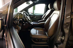 MERCEDES-BENZ V 300 d lang AMG Line Avantgarde 4Matic 9G-Tronic