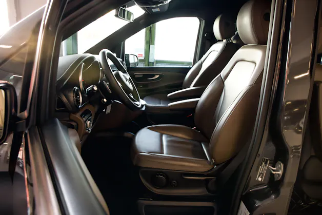 MERCEDES-BENZ V 300 d lang AMG Line Avantgarde 4Matic 9G-Tronic