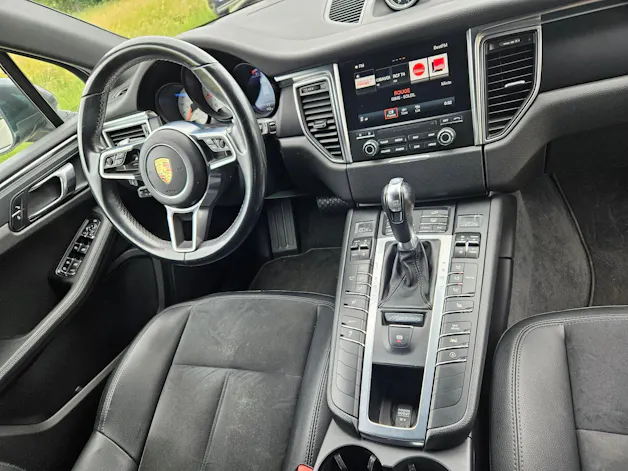 PORSCHE Macan PDK