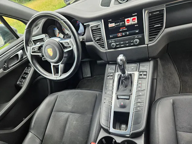 PORSCHE Macan PDK