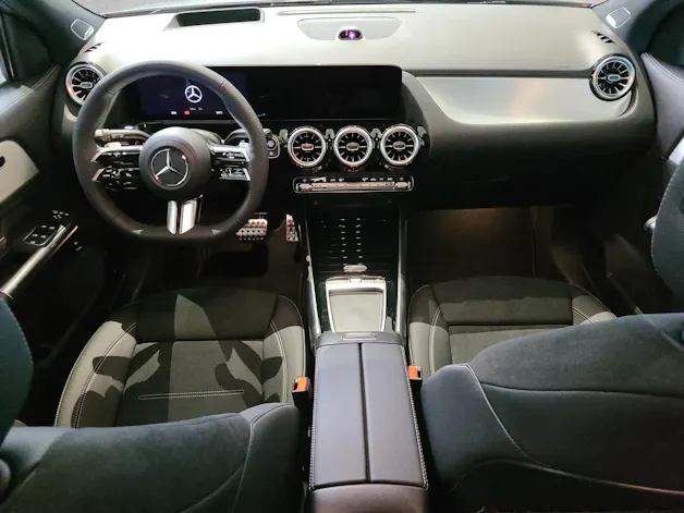 MERCEDES-BENZ GLA 250 4M AMG Swiss Star "Special Edition"