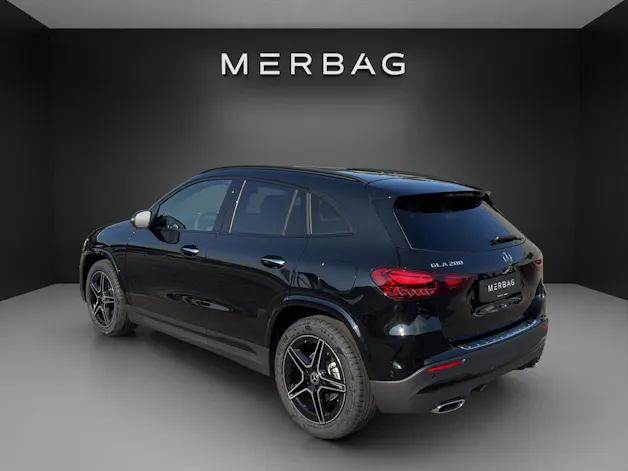 MERCEDES-BENZ GLA 200 7G-DCT Night Star