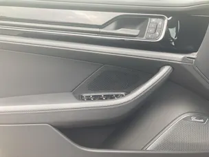 PORSCHE Panamera GTS