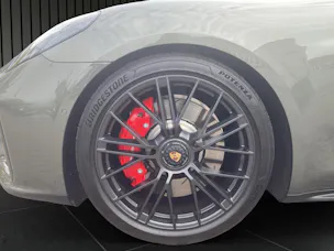 PORSCHE Panamera GTS
