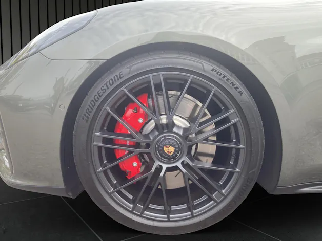 PORSCHE Panamera GTS
