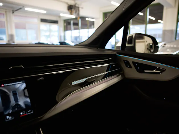 AUDI SQ7 TFSI quattro tiptronic