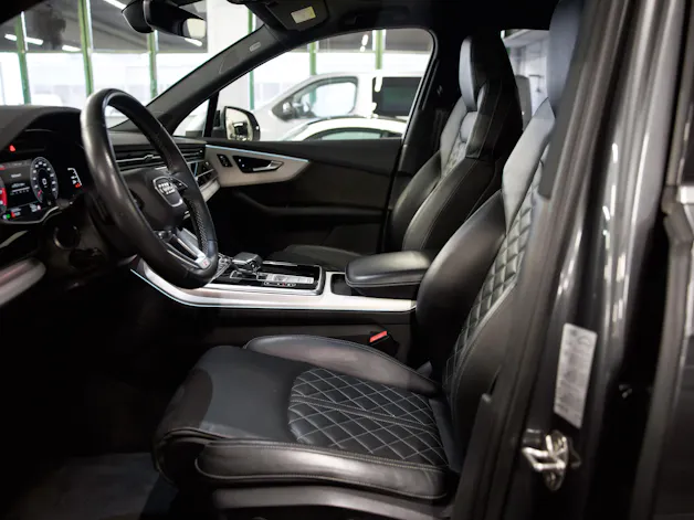 AUDI SQ7 TFSI quattro tiptronic