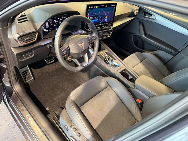 CUPRA LEON ST 2.0 TSi VZ 333PS 4Drive DSG-Automat