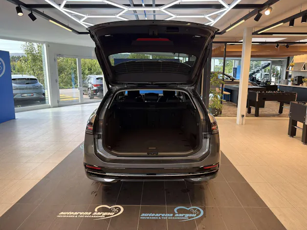 VW Passat Variant 1.5 eTSi evo2 Elegance DSG-Automat