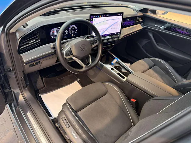 VW Passat Variant 1.5 eTSi evo2 Elegance DSG-Automat